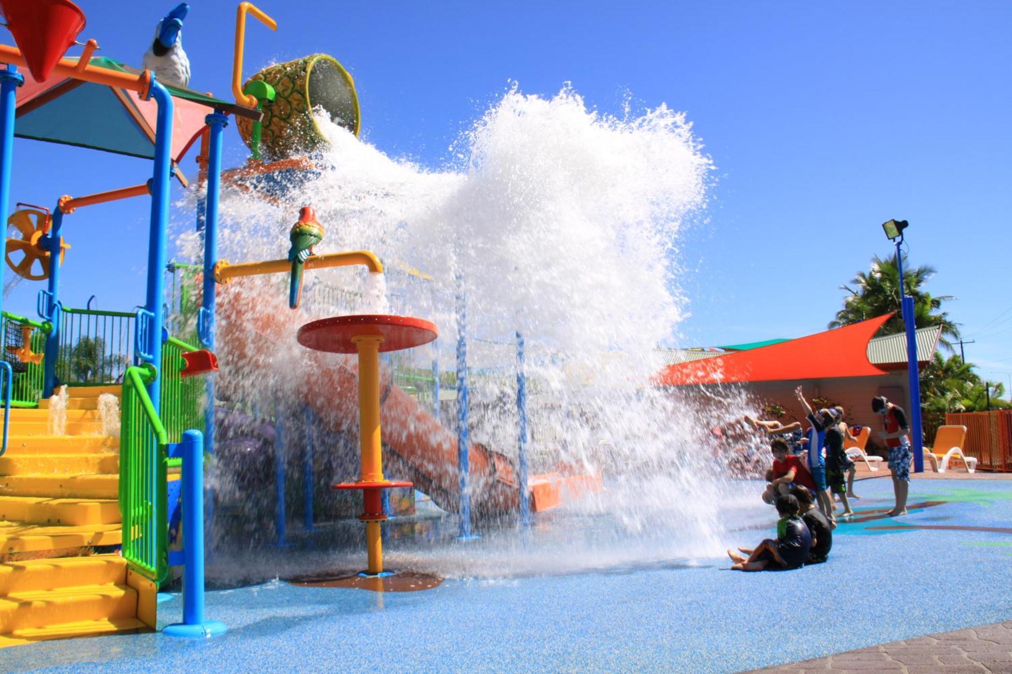 Ingenia Holidays Cairns Coconut Eksteriør bilde Wet 'n' Wild Water Park
