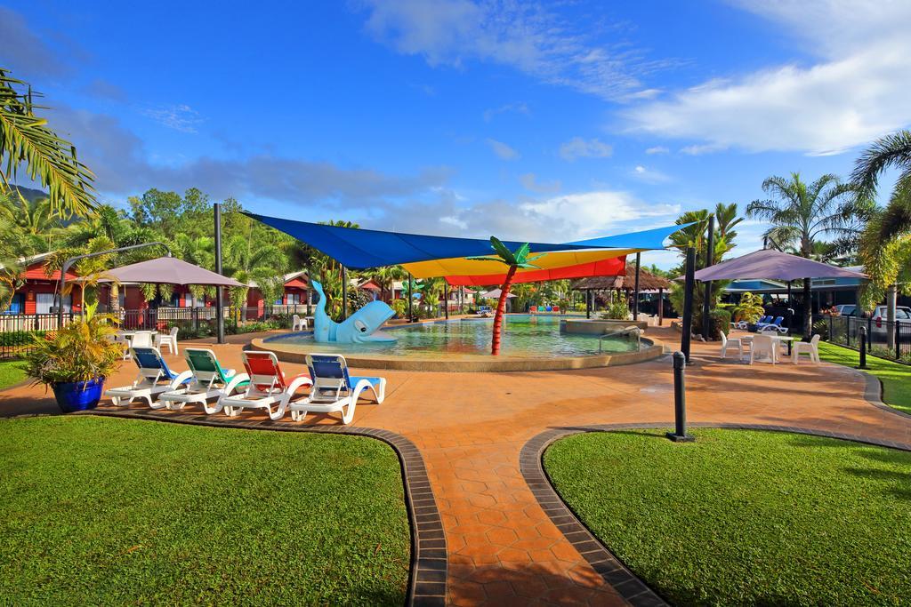 Ingenia Holidays Cairns Coconut Eksteriør bilde The swimming pool at the resort