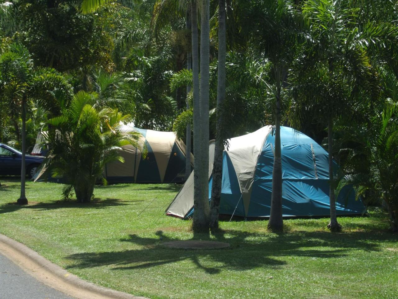 Ingenia Holidays Cairns Coconut Eksteriør bilde Camping at the park