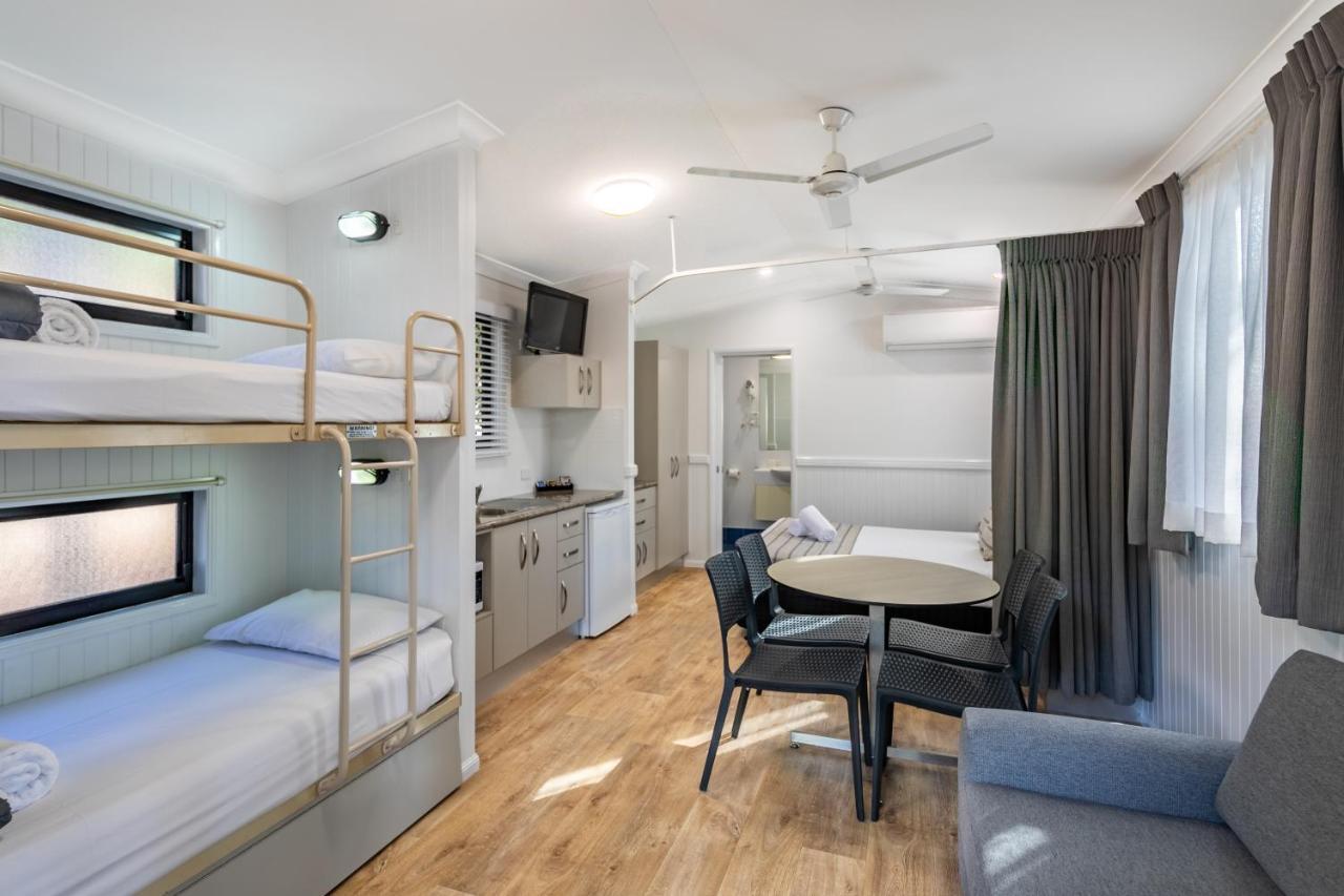 Ingenia Holidays Cairns Coconut Eksteriør bilde A typical interior of a typical static caravan