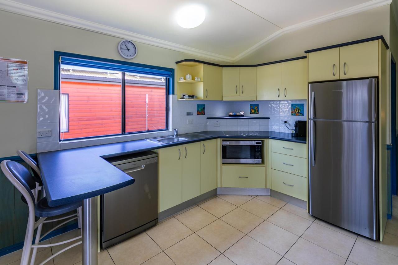 Ingenia Holidays Cairns Coconut Eksteriør bilde A modern Australian kitchen