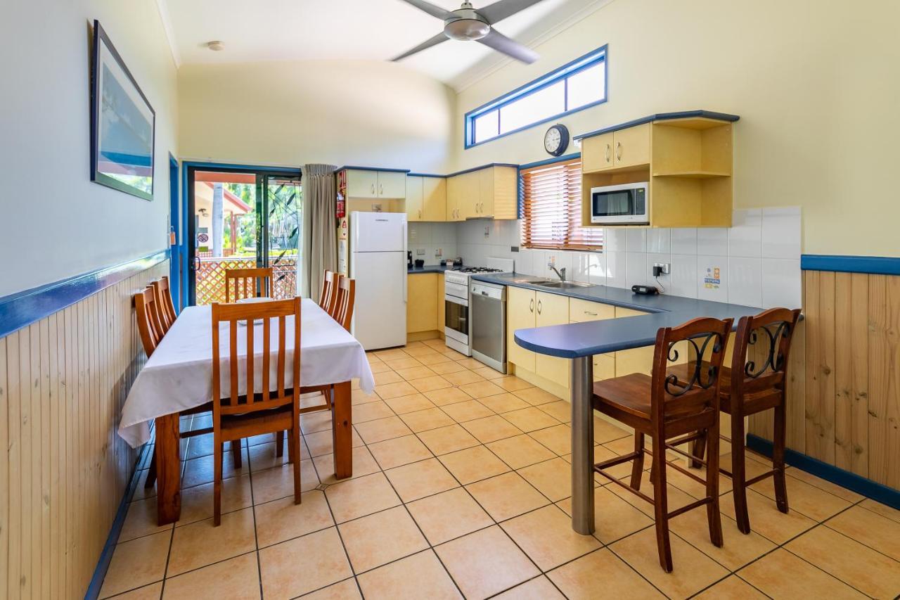 Ingenia Holidays Cairns Coconut Eksteriør bilde A typical kitchen