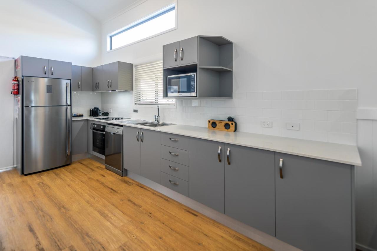 Ingenia Holidays Cairns Coconut Eksteriør bilde A kitchen in a student apartment at the University of Western Australia